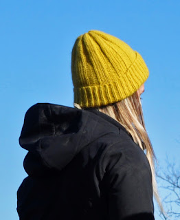 Cappello fatto a crochet, sembra ai ferri